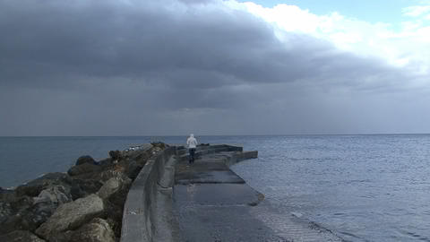 walk breakwater